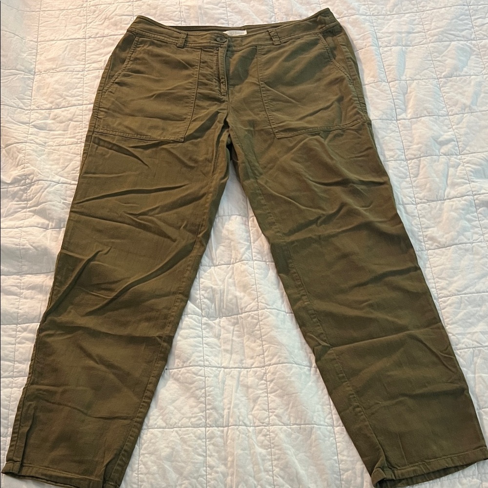Eileen Fisher Women's Olive Chino Pants‎ size 6 organic cotton
